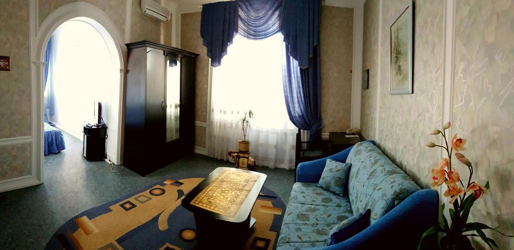 Versal Hotel 헤르손 외부 사진